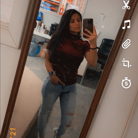 Meet your Posher, Ana - Picture 1 of 1